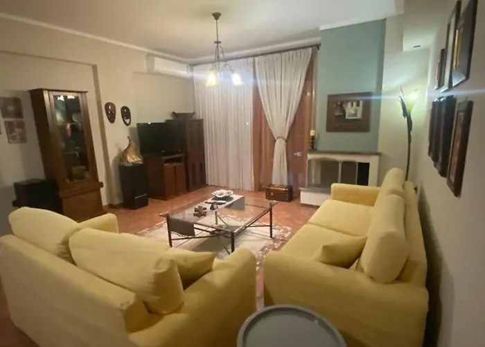 Όμορφο, Άνετο Ζεστά Διακοσμημένο Διαμέρισμα