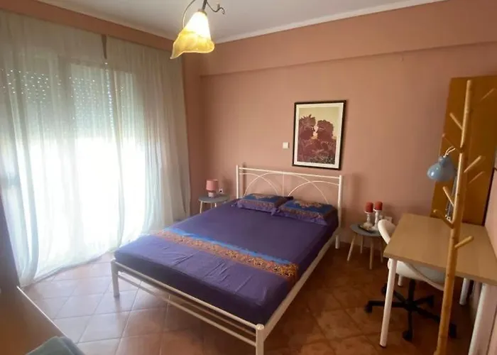 Όμορφο, Άνετο Ζεστά Διακοσμημένο Διαμέρισμα