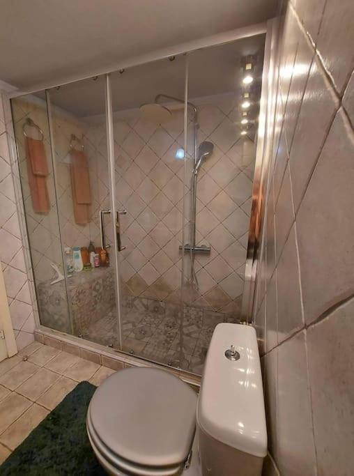 όμορφο, άνετο ζεστά διακοσμημένο * Thermi