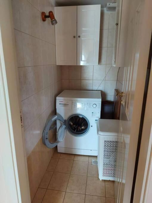 όμορφο, άνετο ζεστά διακοσμημένο Apartment