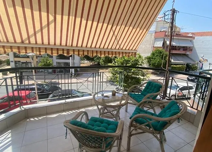 Όμορφο, Άνετο Ζεστά Διακοσμημένο Διαμέρισμα